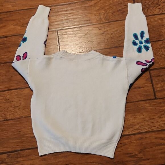 Wild Fable white sweater with flowers juniors size medium - Picture 2 of 5